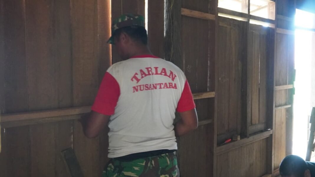 Satgas TMMD Ke-127 Sampit Terus Lanjutkan Pembangunan Rumah Warga Meski Puasa