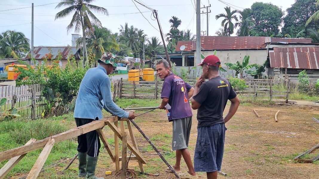 Satgas TMMD 127 Berikan Pelatihan Teknik Konstruksi kepada Warga Sambuli