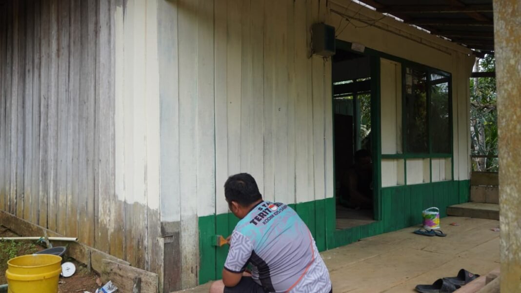 Satgas TMMD ke-127 Kodim 1015/Sampit Siapkan Finishing RTLH untuk Bapak Safari