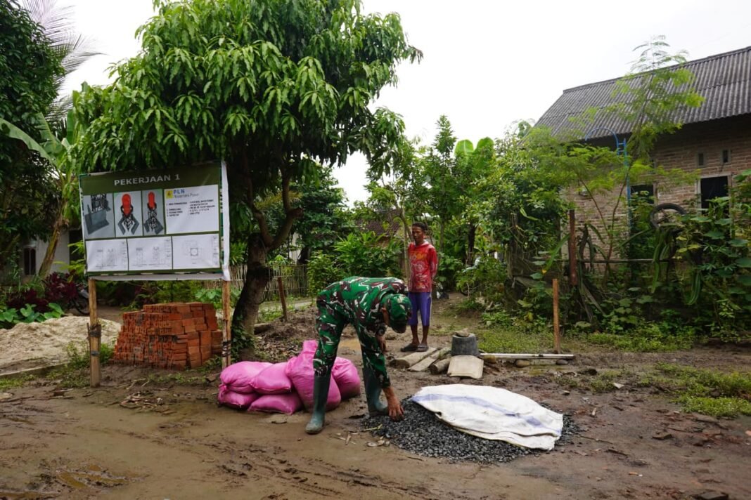 Dan SSK Kunjungi Progres Pengeboran Sumur di Desa Kubu Batu