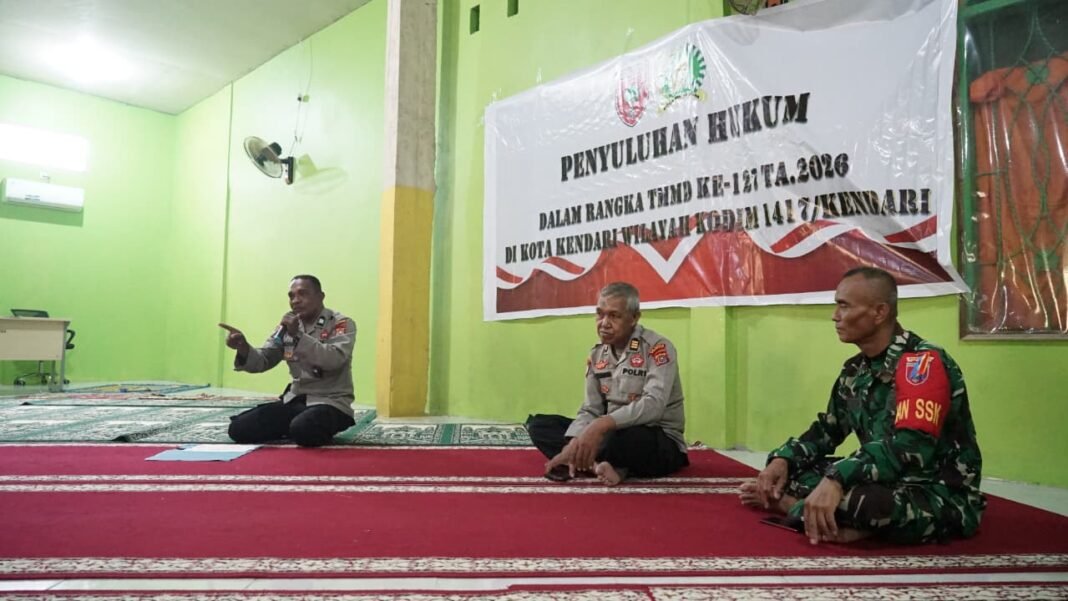 Peningkatan Kesadaran Hukum Warga Nambo melalui Penyuluhan TMMD 127 dan Polresta Kendari