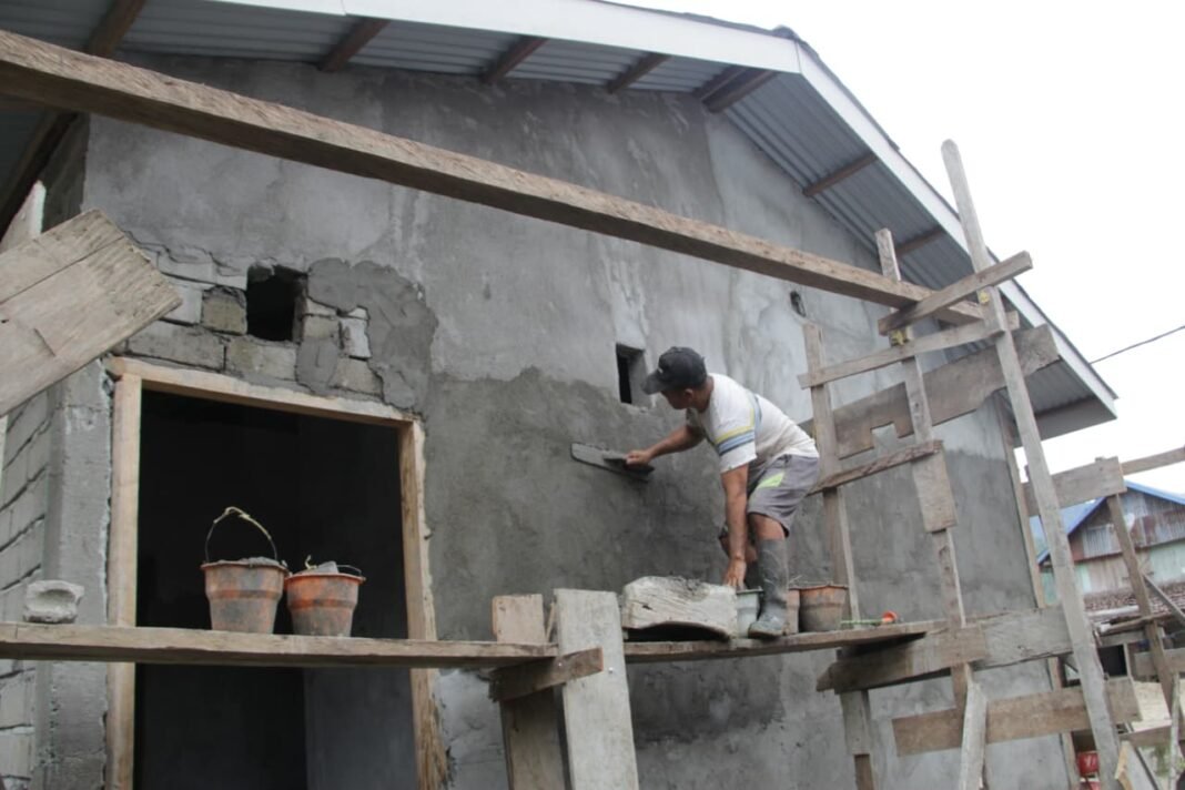 Satgas TMMD 127 dari Kodim 1305/Buol Tolitoli Lanjutkan Pembangunan RTLH di Dusun Ogomolobu