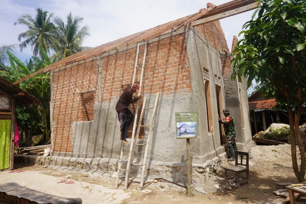 Progres TMMD ke-127: RTLH Bapak Khoirul Anwar Menuju Tahap Plester dan Pemasangan Reng