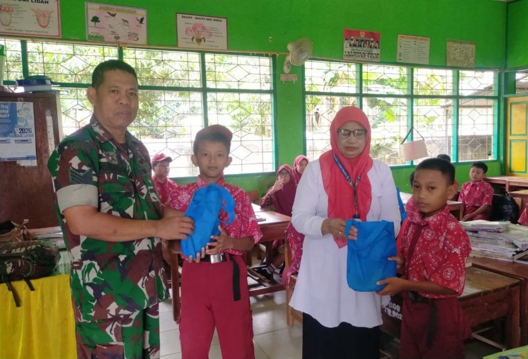 Babinsa Kodim 1420/Sidrap Dukung Distribusi Makan Bergizi Gratis