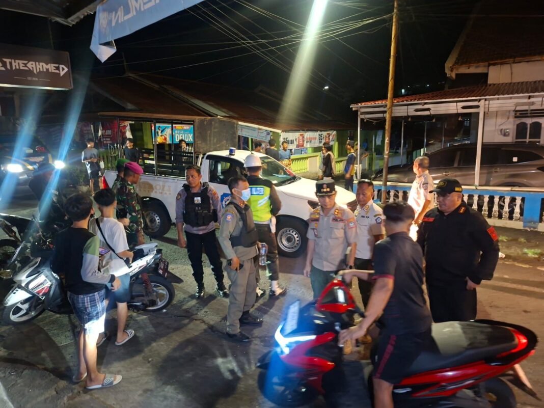 Kolaborasi TNI, Polri, dan Satpol PP Gelar Patroli Gabungan untuk Jamin Keamanan di Kota Bitung