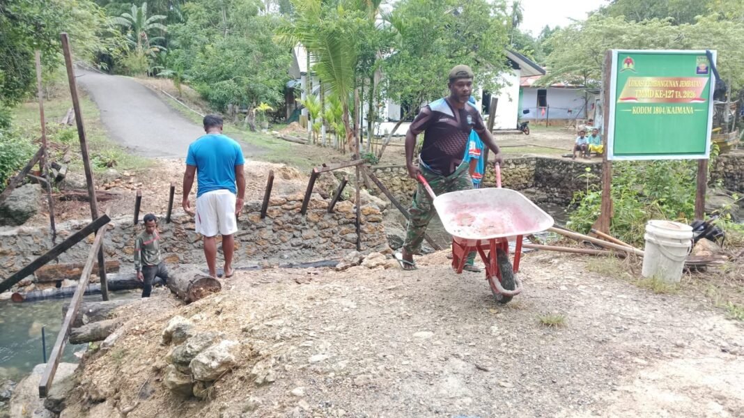 Progres 29 Persen, Satgas TMMD 127 Kodim 1804/Kaimana Kembali Pasang Pondasi Jembatan di Kampung Marsi