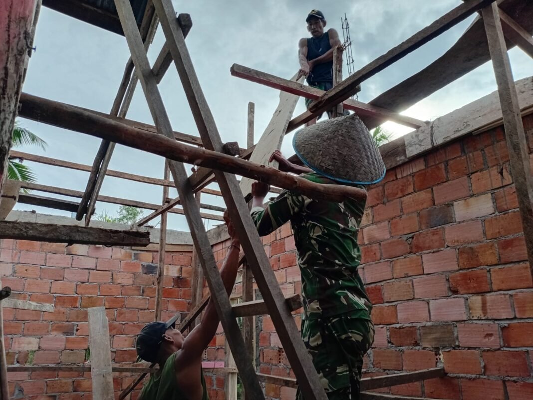 Satgas TMMD 127 Kodim 0430/BA Percepat Rehabilitasi Rumah Bapak Paiman di Banyuasin
