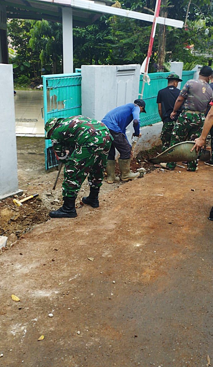 Pembangunan Drainase TMMD Ke-127 di Sukamaju Mencapai 74 Persen