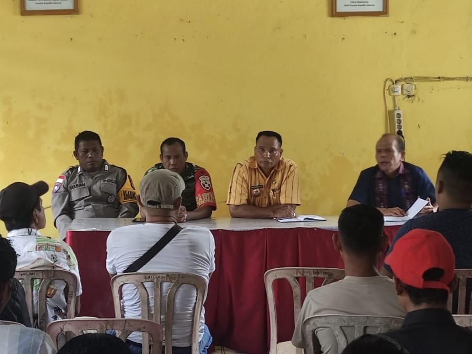 Babinsa Koramil 01/Loli Ikuti Mediasi Permasalahan Tanah Warga di Wailiang