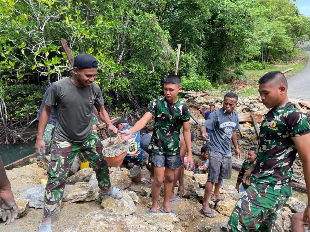 Satgas TMMD 127 Kodim 1804/Kaimana Percepat Pembangunan Jembatan di Kampung Marsi