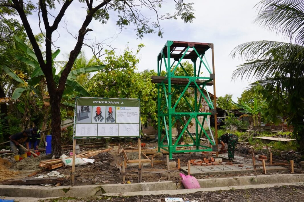 Pembangunan Tiang Tower Air Bersih di TMMD ke-127 Kodim 0421/LS