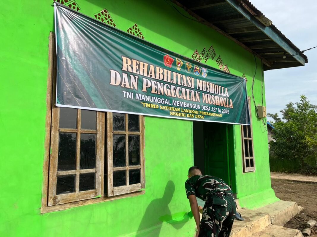 Rehabilitasi Mushola Nurul Iman oleh Satgas TMMD 127 Kodim 0430/BA Capai 75 Persen