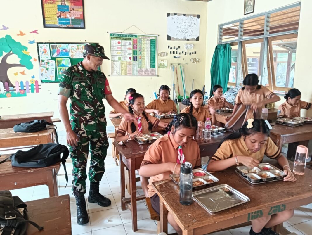 Keceriaan Anak-Anak saat Penerimaan Makan Bergizi Gratis di Bangli