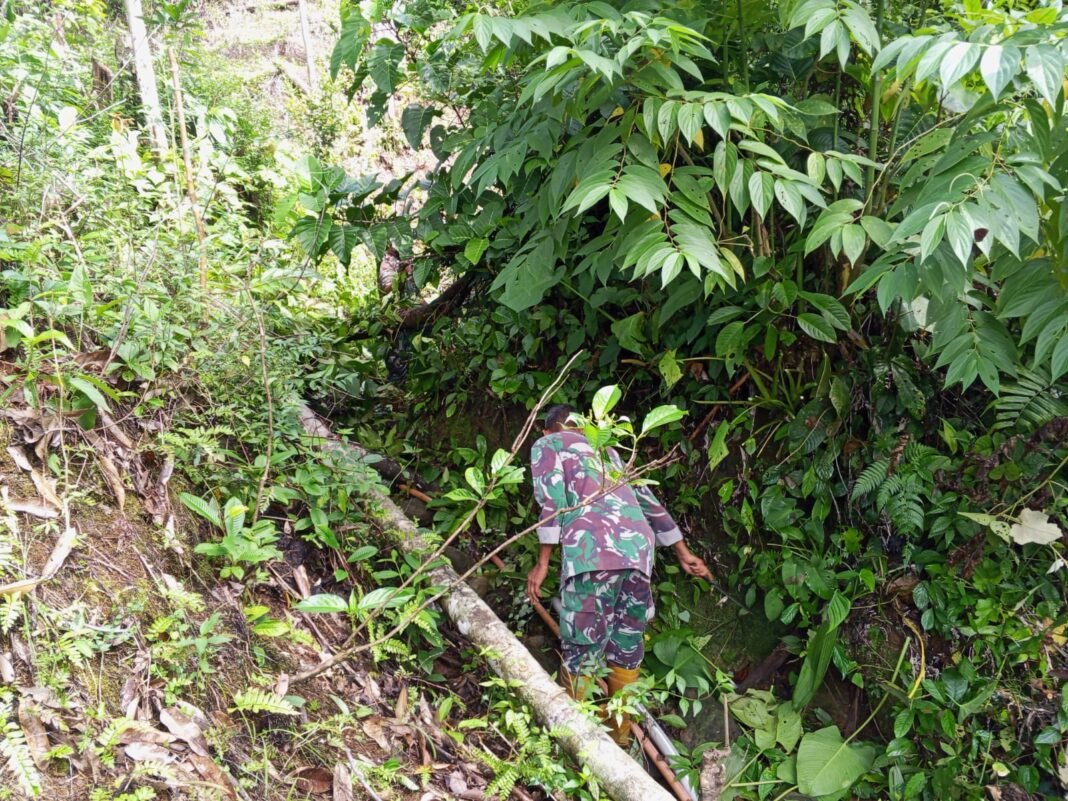 Satgas TMMD Bersihkan Jalur Pipa, Warga Beutong Segera Nikmati Air Bersih