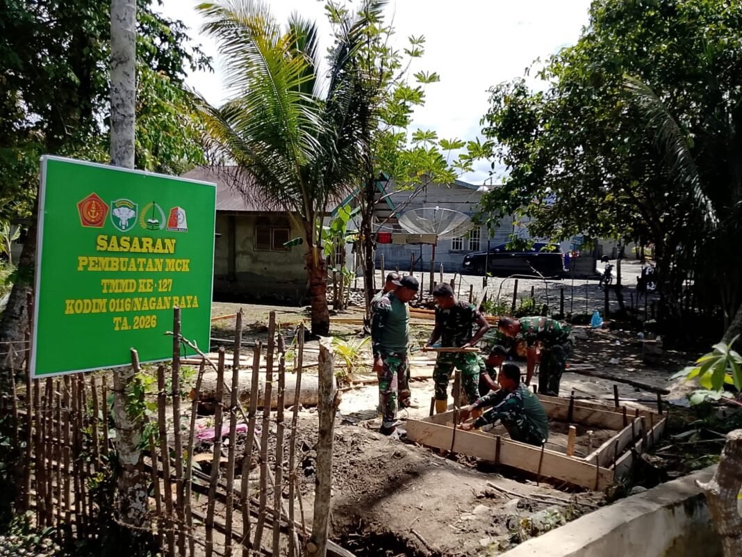 TMMD Ke-127 Nagan Raya Bangun MCK, Dimulai dari Pondasi