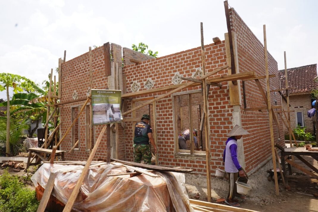 Semangat Baru di Tanjung Rejo: Proyek Rumah Bapak Ngadino Dimulai