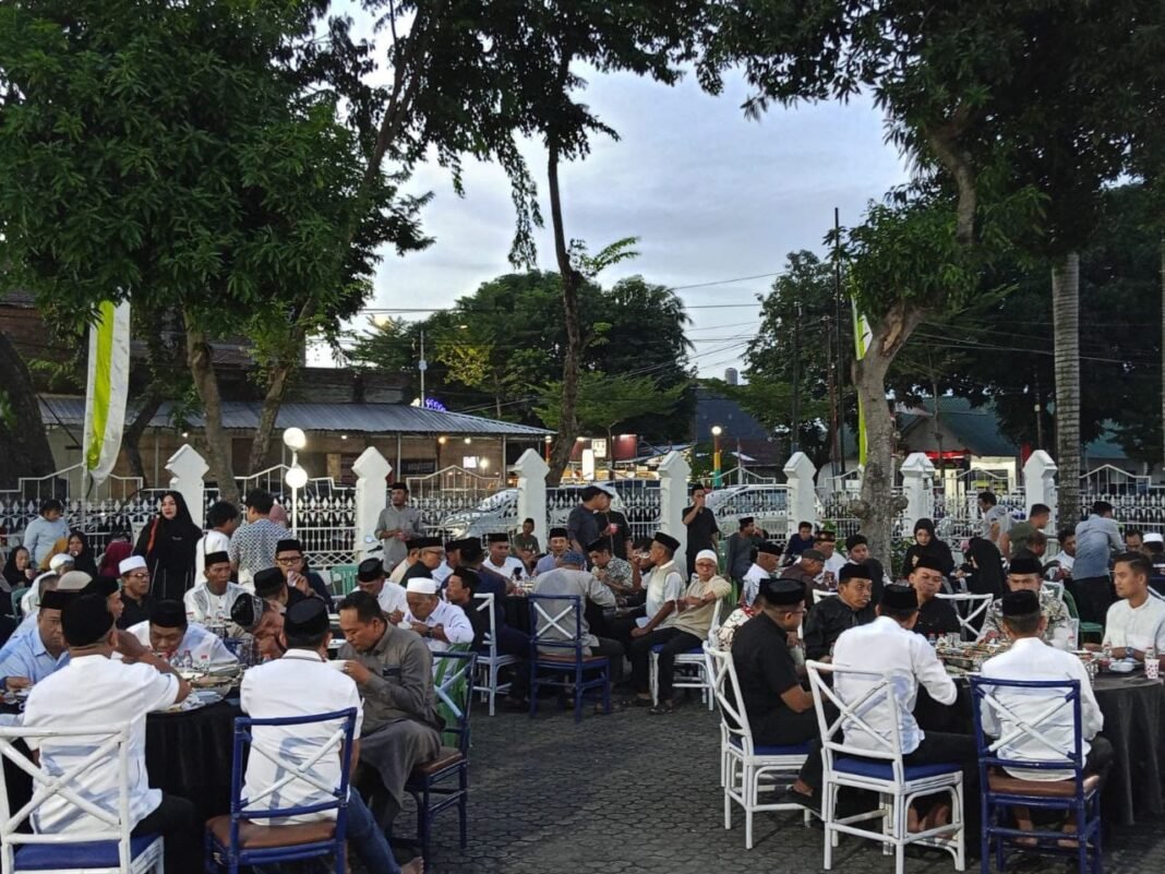 Dandim 1420/Sidrap Ikuti Safari Ramadan Pemda Sidrap, Buka Puasa Bersama Tanda Sinergi Forkopimda