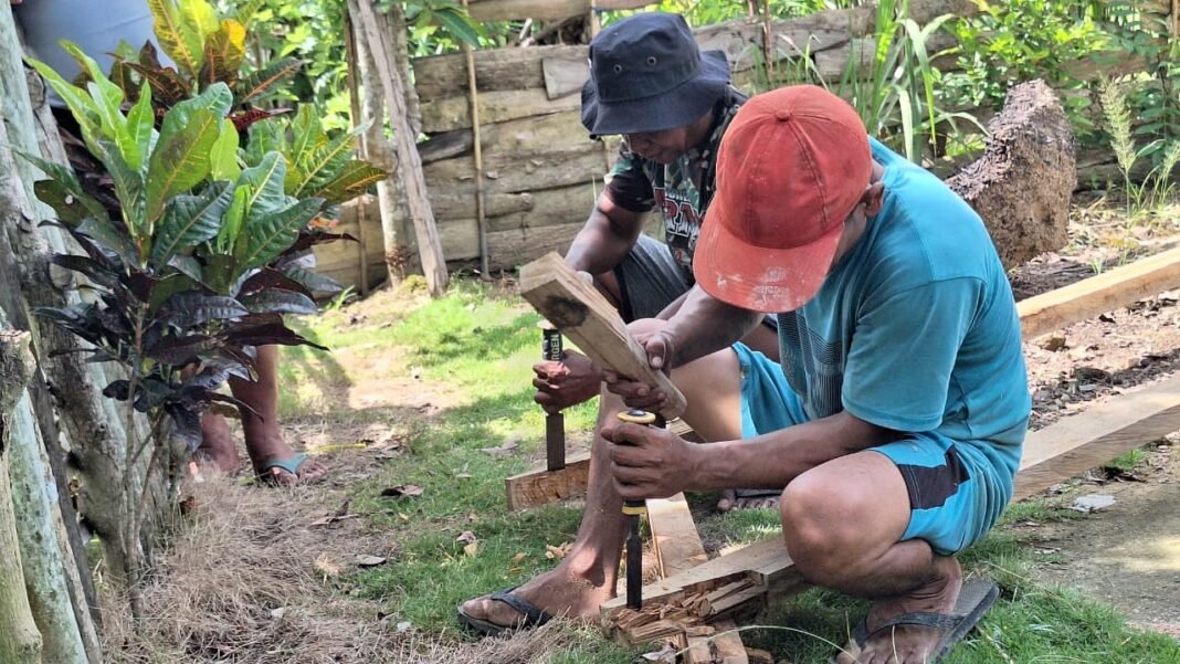 Kolaborasi Satgas TMMD 127 dan Warga Sambuli dalam Pembangunan RTLH