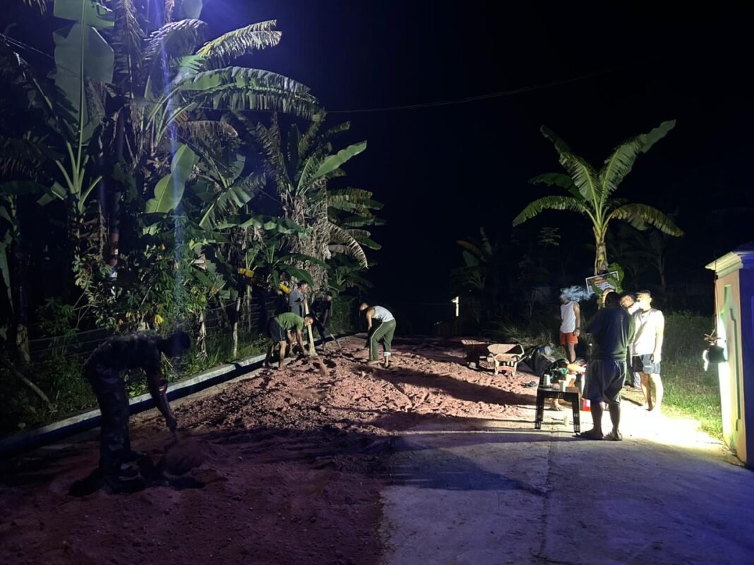 Tekad Satgas TMMD 127 Selesaikan Paving Blok di Kendari