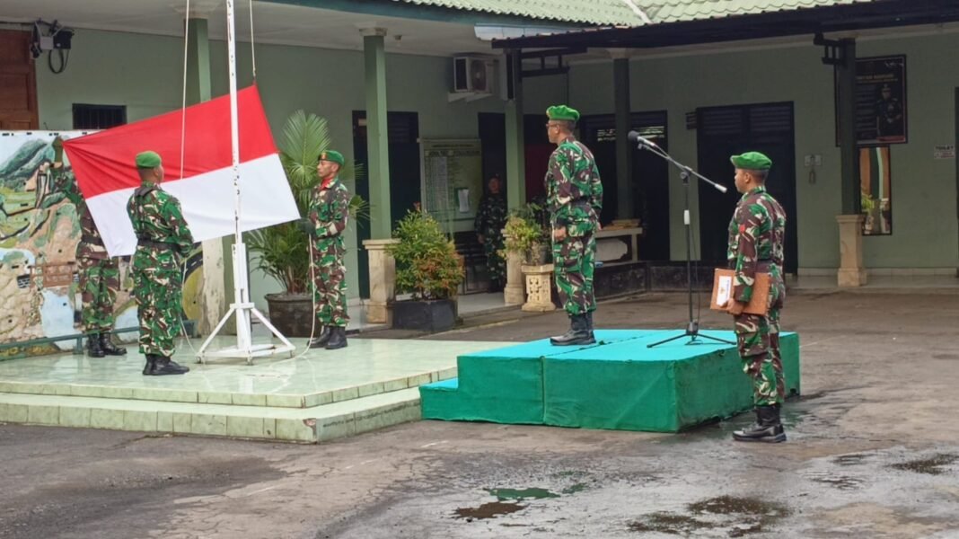 Kasdim Tabanan Dorong Prajurit Tingkatkan Disiplin dan Kesigapan Bencana dalam Upacara