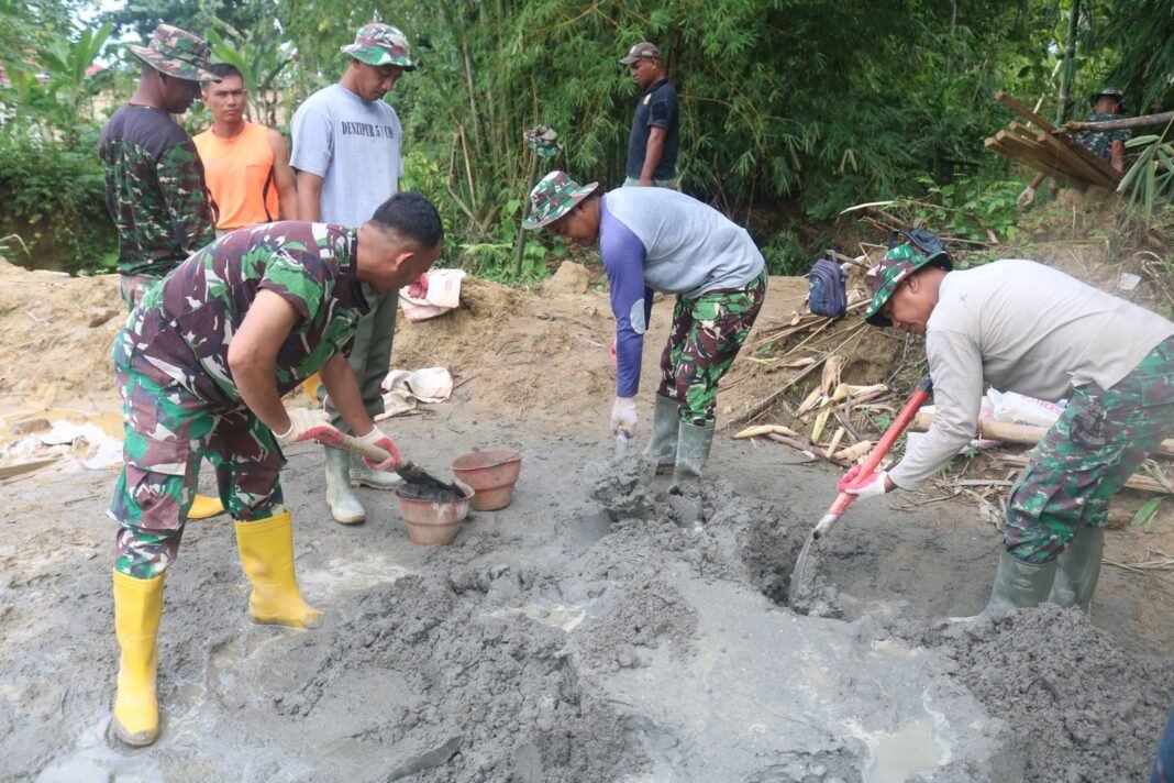 Kolaborasi TNI dan Warga Anggoeya Percepat Pembangunan Talud