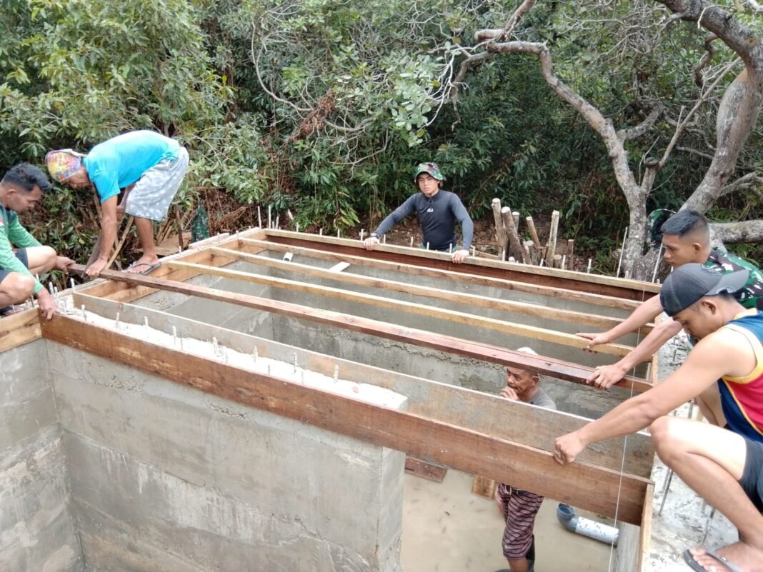 Sinergi TNI dan Warga Percepat Pembangunan Bak Penampungan Air di Sambuli