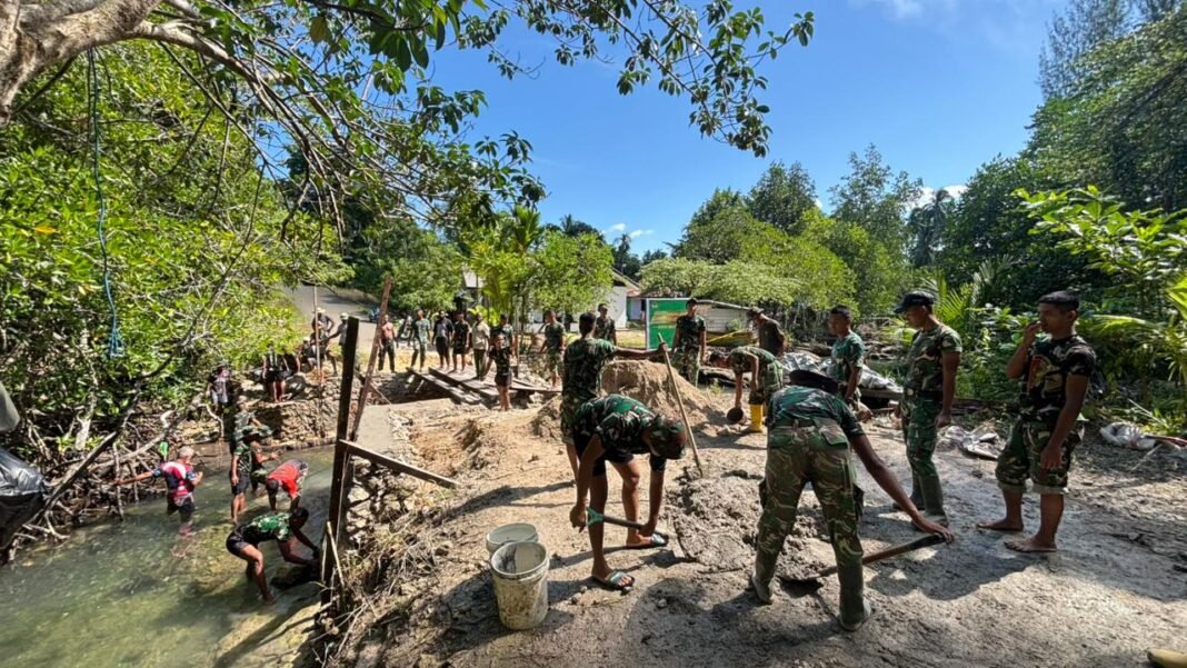 Pembangunan Jembatan TMMD 127 Kodim 1804/Kaimana Digerakkan oleh TNI dan Masyarakat