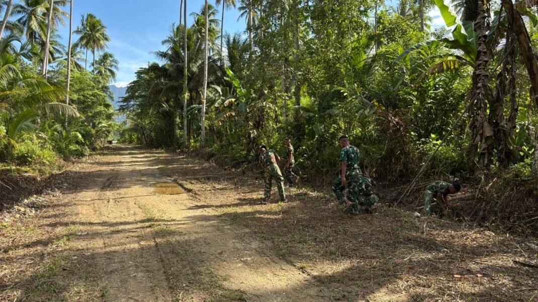 Progres 99 Persen, Satgas TMMD 127 Kodim 1804/Kaimana Selesaikan Finishing Jalan