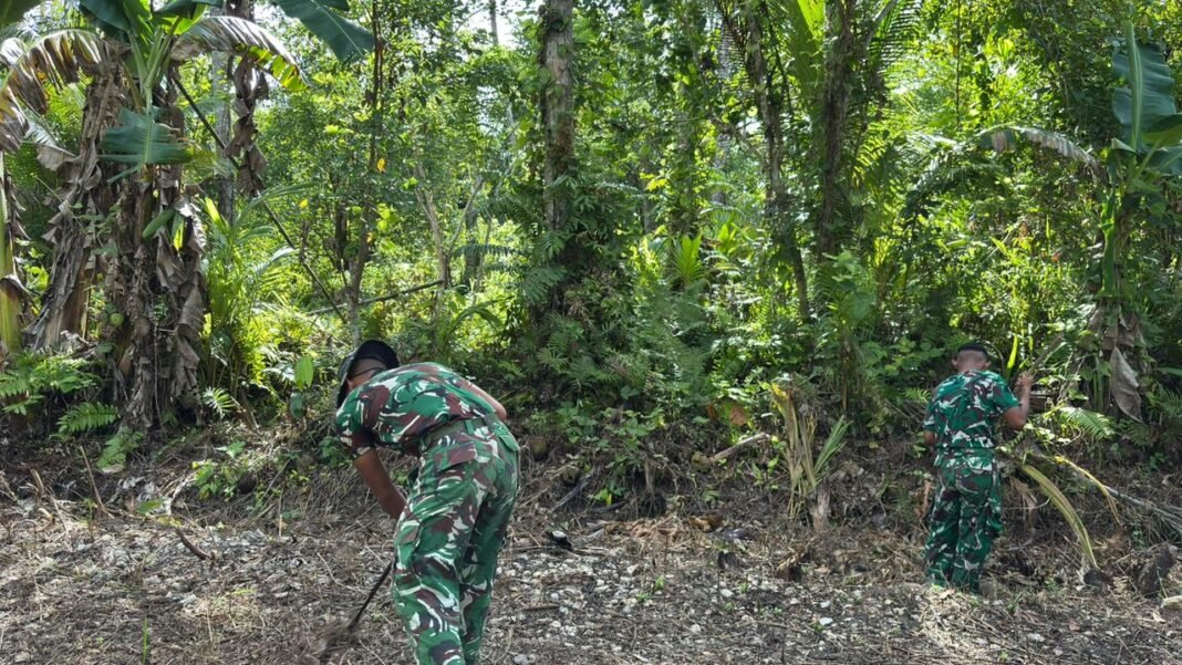 Letda Inf Imanuel Giay Pimpin Satgas TMMD 127 Kodim 1804/Kaimana Menyelesaikan Proyek Jalan