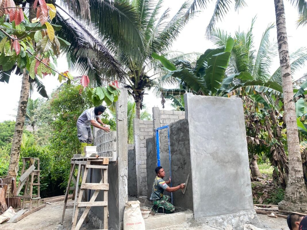 Kodim 1305/Buol Tolitoli Percepat Pembangunan MCK di Desa Oyom