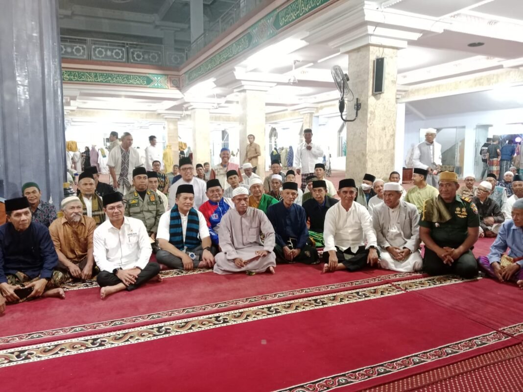 Kegiatan Sholat Subuh Berjamaah Memperkuat Sinergi Pemda dan TNI di Dompu
