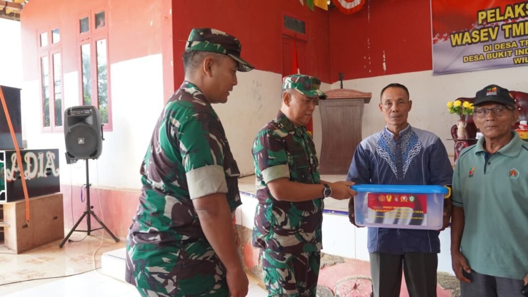 Bentuk Komitmen Sosial, Ketua Tim Wasev Salurkan Sembako kepada Masyarakat Kurang Mampu