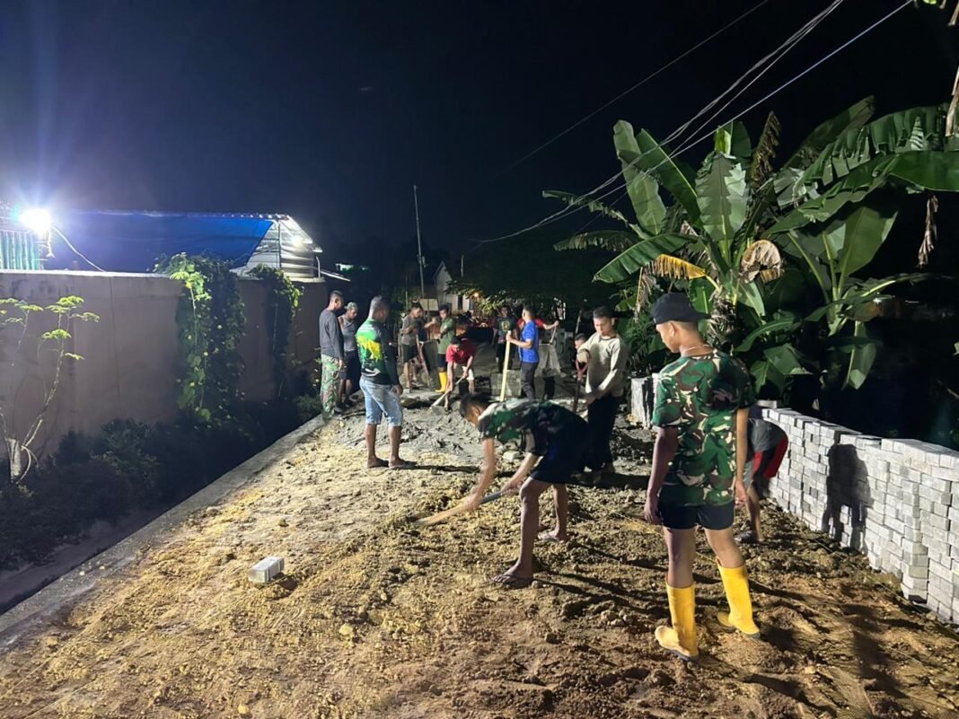 Satgas TMMD 127 Teruskan Pengerasan Jalan di Anggoeya hingga Malam