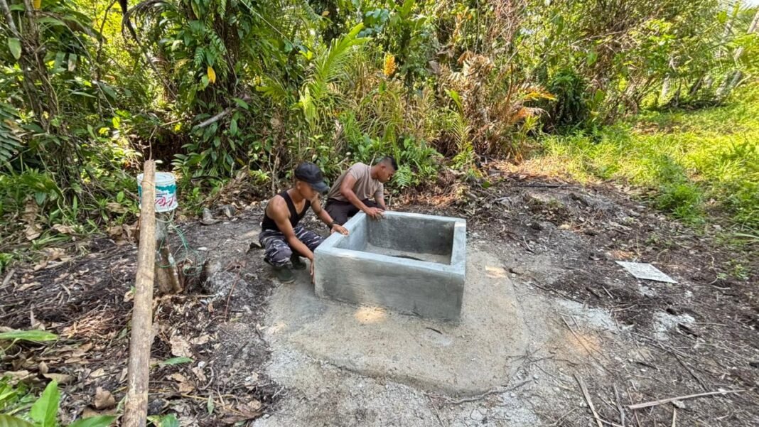 Kolaborasi TNI AL dan Polri Percepat Proyek Sumur TMMD 127 di Kampung Sisir