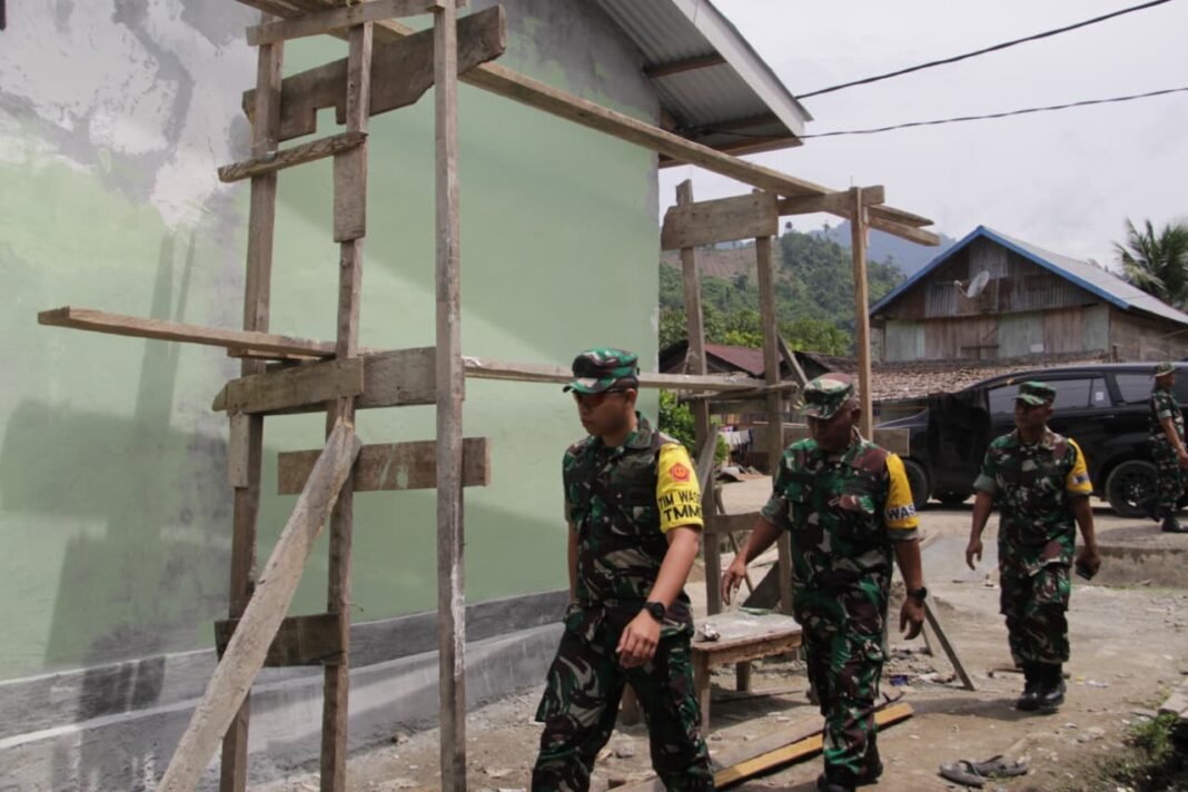 Tim Wasev TMMD Tinjau Progres RTLH di Dusun Ogomolobu, Desa Oyom
