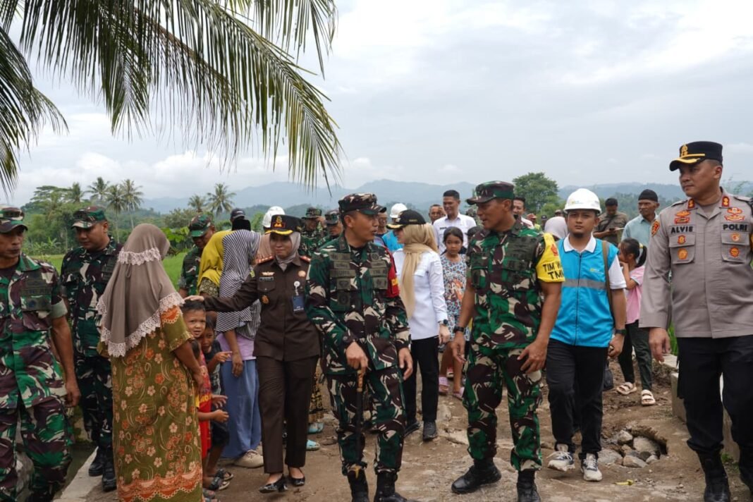 TMMD ke-127 Kodim 0421/LS: Fokus Pembangunan Infrastruktur dan Pemberdayaan di Tanjung Rejo