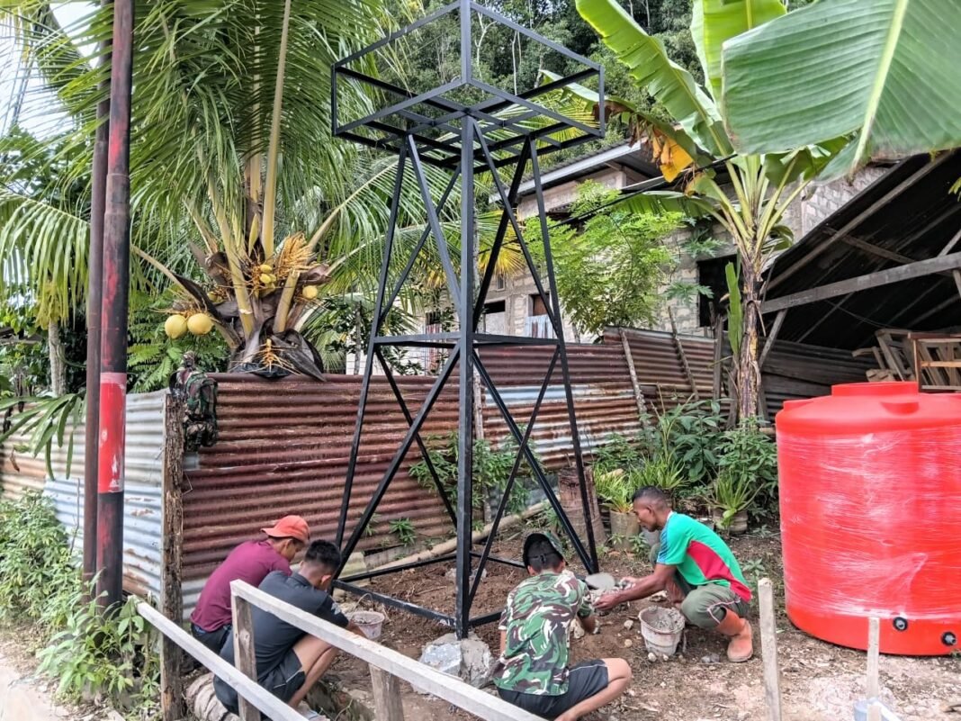 Pembangunan Menara Tandon Air di Sambuli oleh Satgas TMMD 127