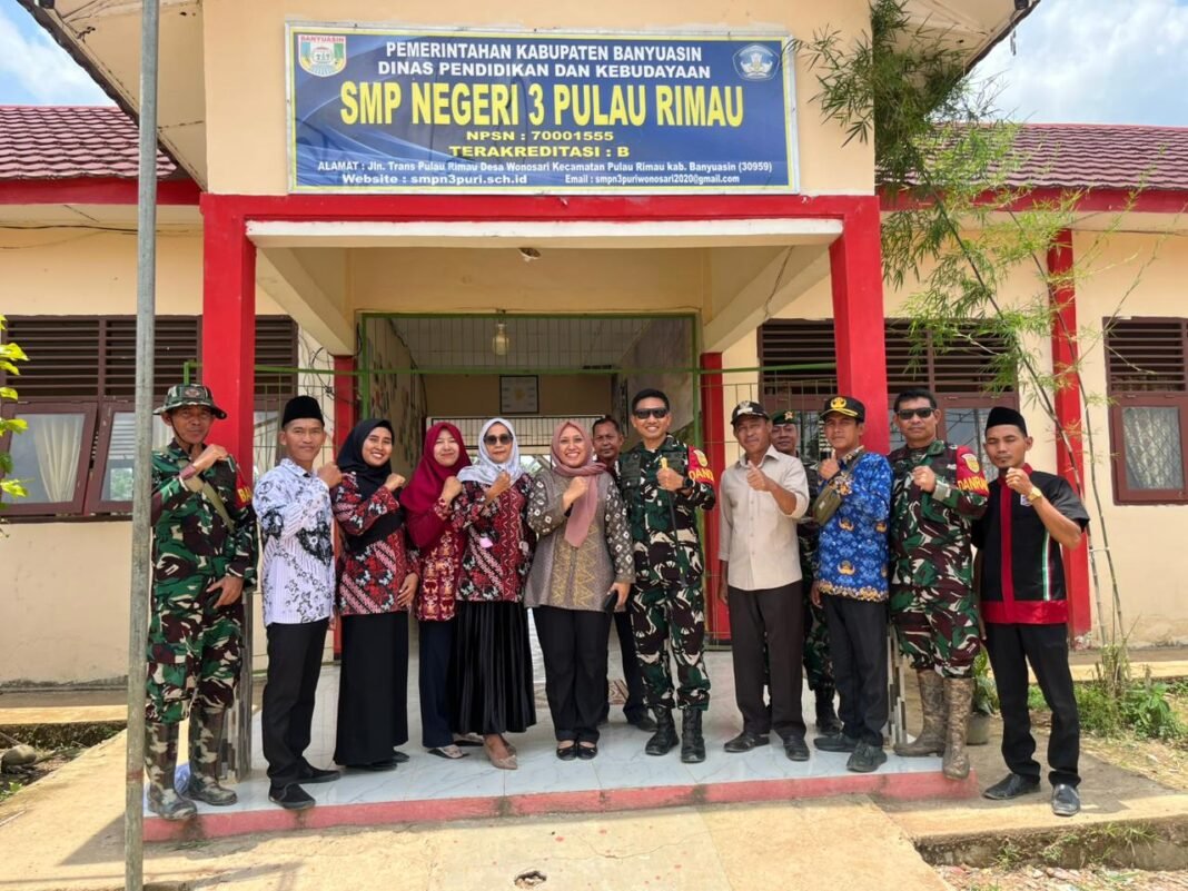 Guru SMPN 3 Pulau Rimau Ucapkan Terima Kasih kepada Satgas TMMD 127 untuk Penyuluhan Narkoba