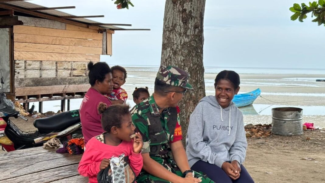 Dansatgas TMMD 127 Kembali Dekatkan Diri dengan Warga Namatota dan Beri Motivasi Anak-Anak