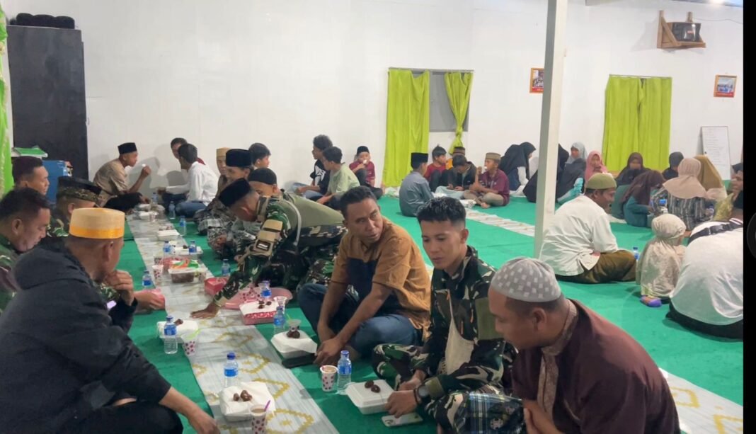 Kebersamaan di Bulan Ramadhan: Pos Kotis Yonif 751/VJS Hadiri Buka Puasa Bersama di Masjid An Nur Oksibil