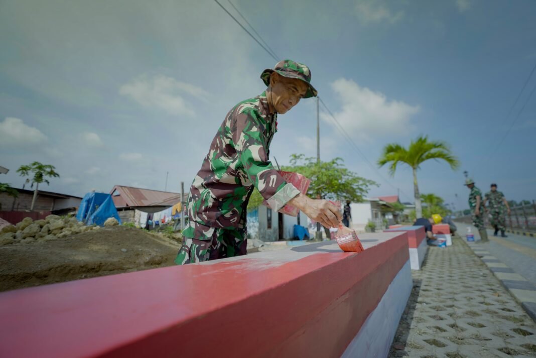Pewarnaan Merah Putih di Petoaha, Simbol Sinergi TNI dan Masyarakat di TMMD 127