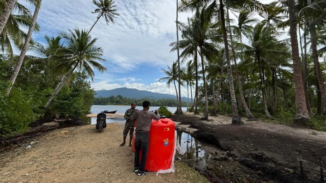 Satgas TMMD 127 Kodim 1804/Kaimana Tingkatkan Pengiriman Material ke Kampung Sisir