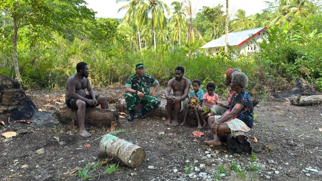 Danrem 182/Jazira Onim Menyaksikan Apresiasi Warga Kampung Sisir atas Program TMMD 127