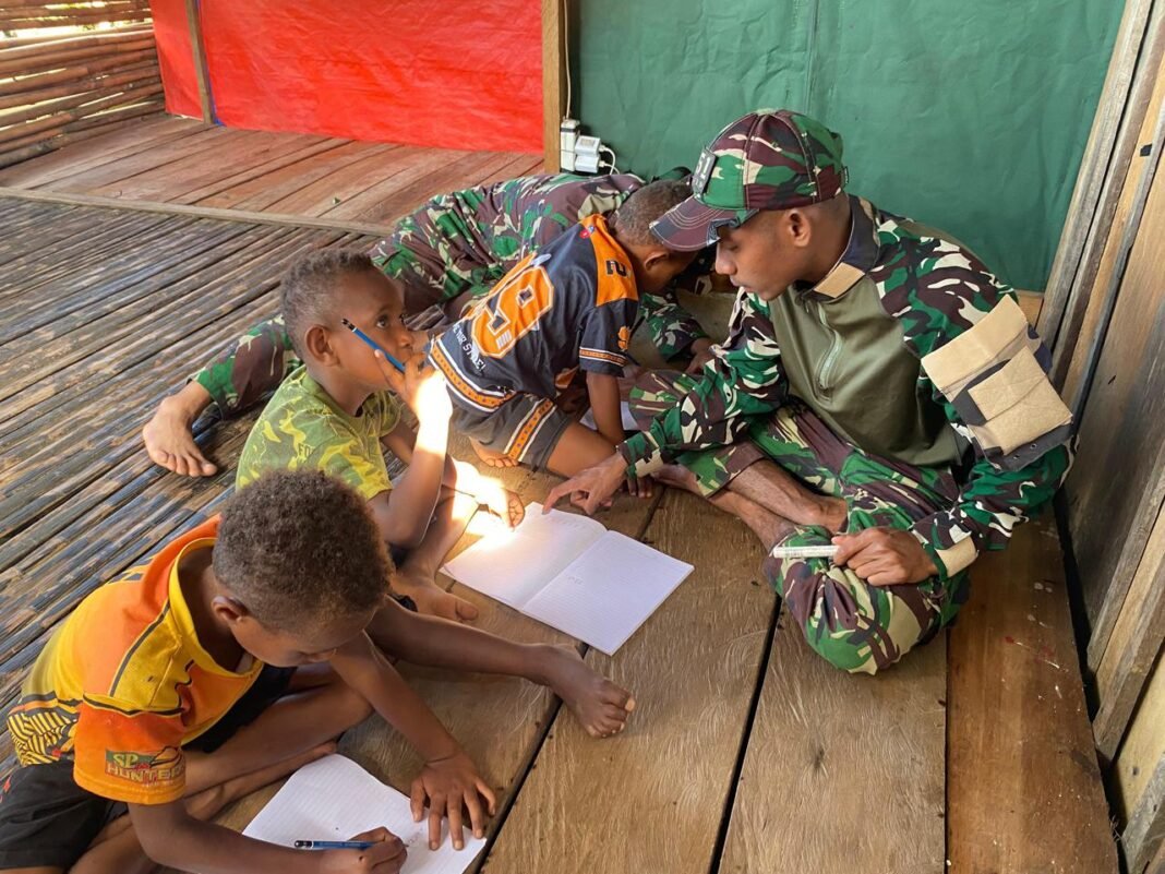 TNI Tingkatkan Pendidikan di Perbatasan Melalui Kelas Calistung di Pos Denom