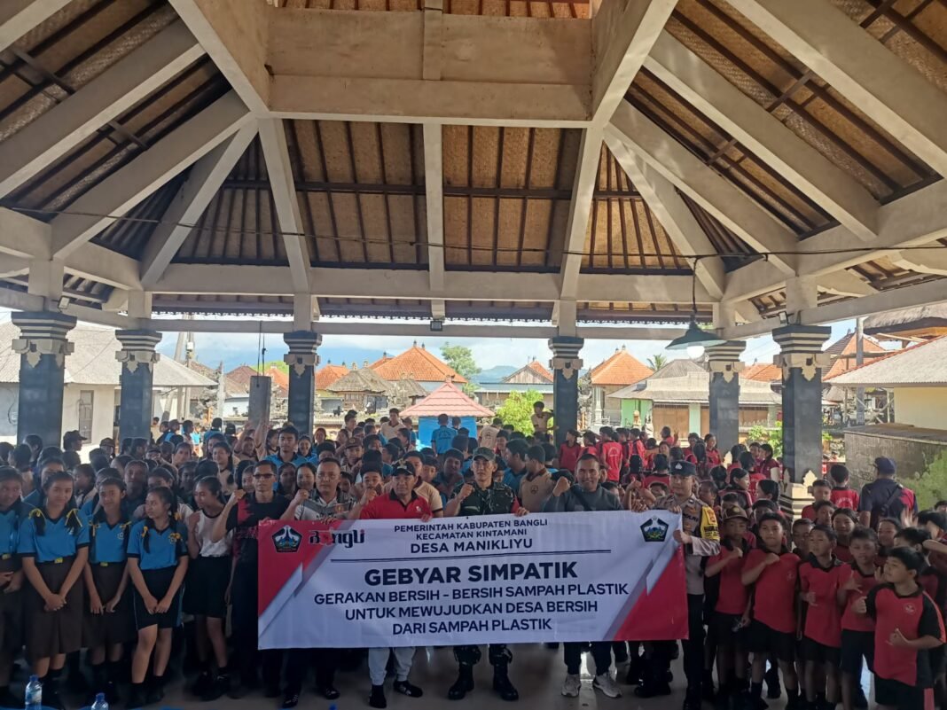 Kolaborasi Babinsa dan Bhabinkamtibmas Gelar Kegiatan Kebersihan dan Wawasan Kebangsaan di Bangli