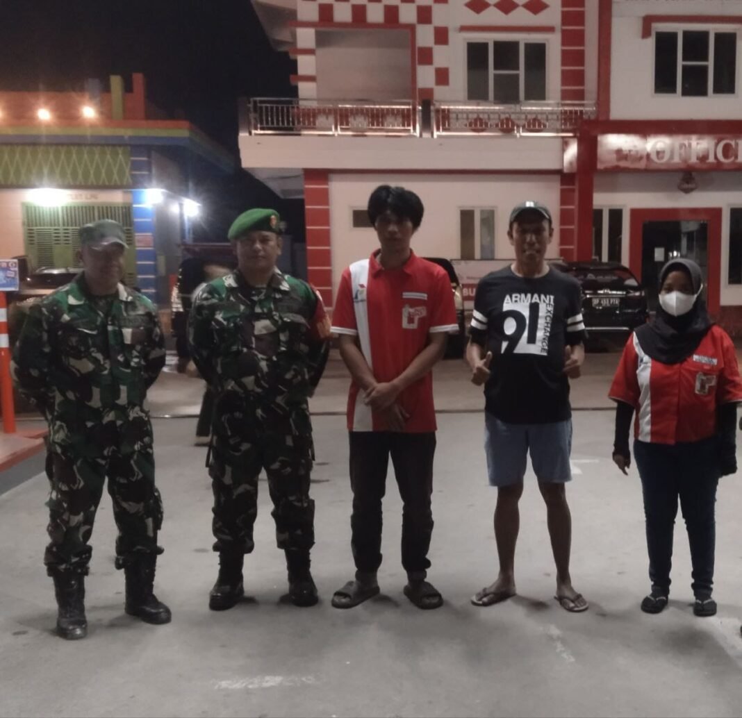 Babinsa Rappang Pimpin Patroli Keamanan Lingkungan untuk Tingkatkan Rasa Aman Masyarakat