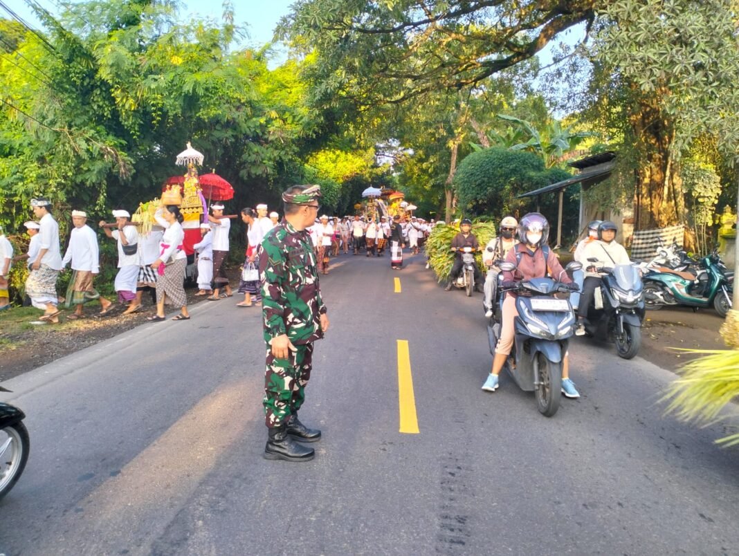 Sinergi Tiga Pilar Amankan Upacara Melasti di Desa Adat Pangi