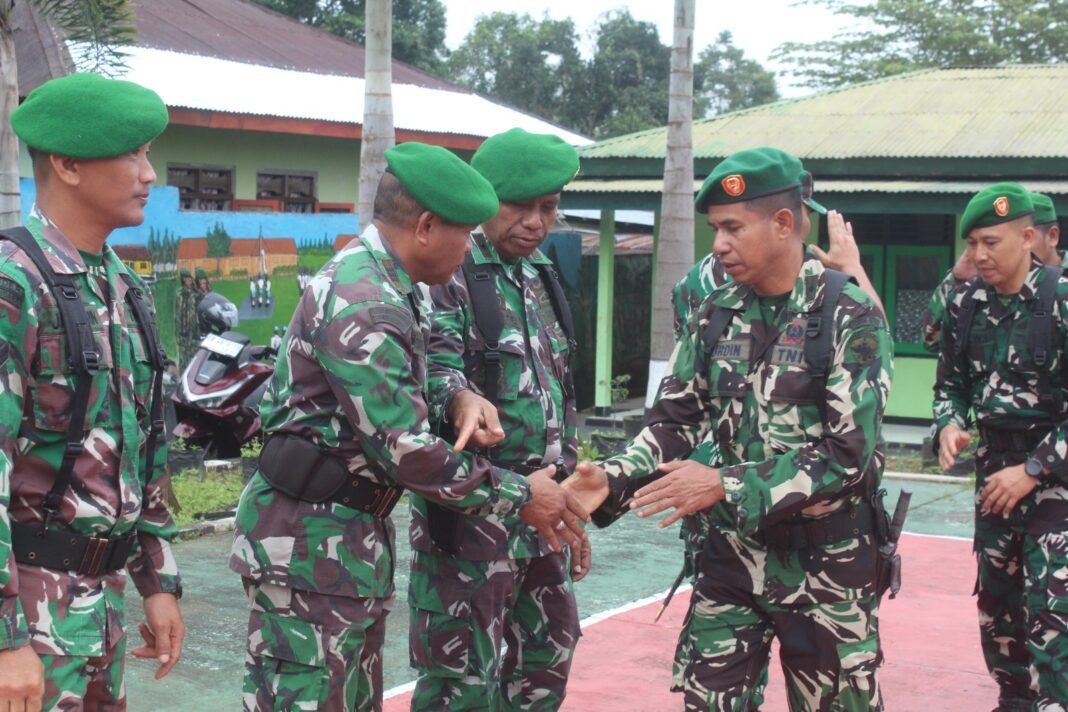 Dandim 1612/Manggarai Pimpin Acara Halal Bihalal untuk Perkuat Kebersamaan Prajurit