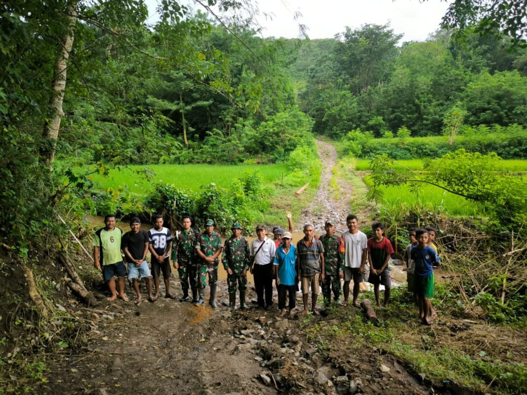 Kasdim 1612/Manggarai Bersama Koramil Reo Tinjau Lokasi Pembangunan Jembatan untuk Kemudahan Akses Warga
