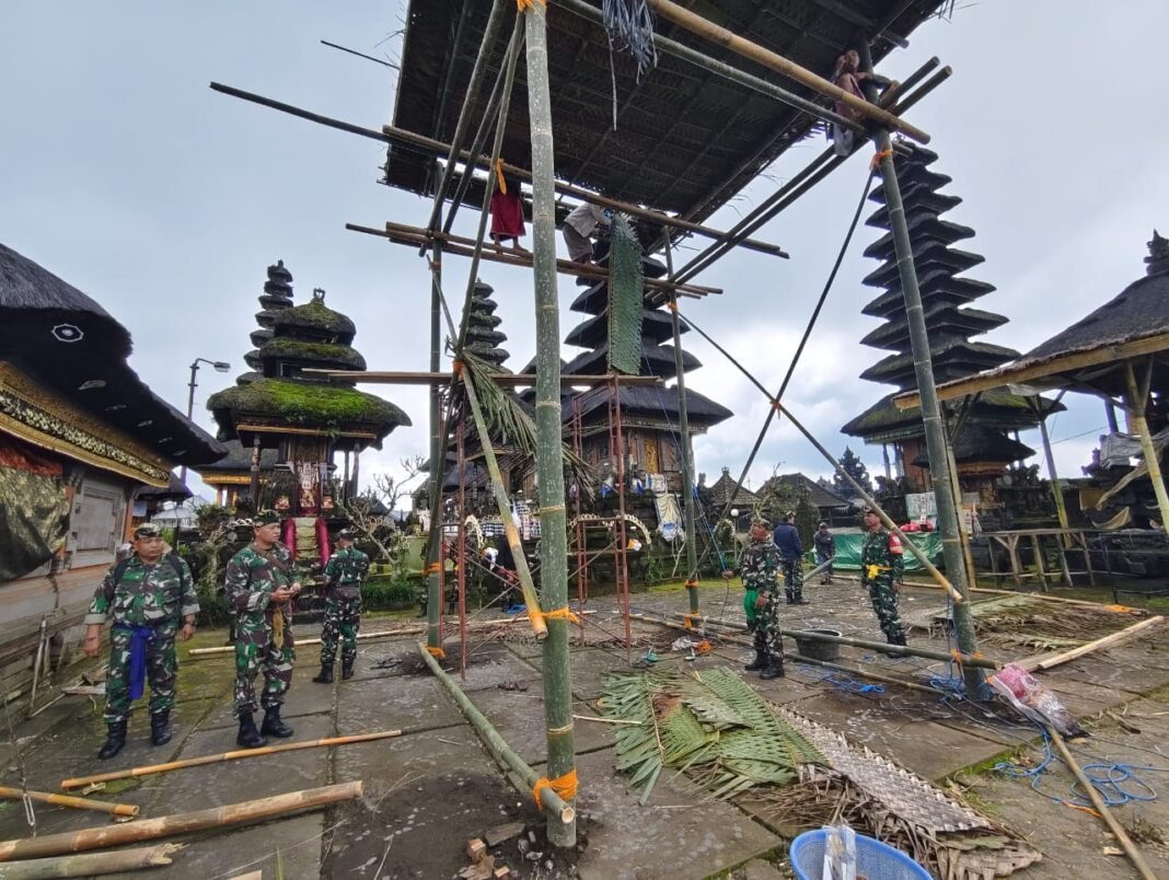 TNI dan Masyarakat Bersatu Sambut Upacara Ngusaba Kedasa di Pura Ulun Danu Batur